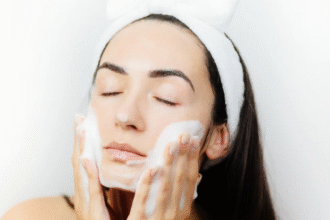 दुल्हन के लिए प्राकृतिक ग्लो पाने वाला स्किनकेयर रूटीन