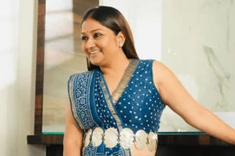 सेलिब्रिटी साड़ी ड्रेपर डॉली जैन कांजीवरम और बनारसी साड़ियों को सही तरीके से स्टोर करने की जानकारी देती हुई