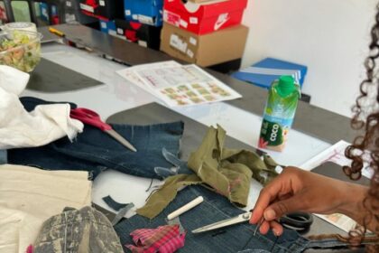 पुराने कपड़ों को क्रिएटिव तरीके से दोबारा इस्तेमाल कैसे करें